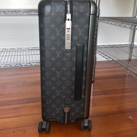 SOLD - AUTHENTIC LOUIS VUITTON
Horizon 55 travel bag - Picture 4 of 15